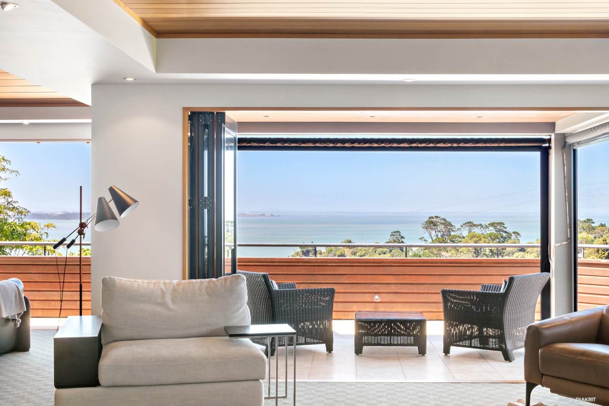 32 Gilfillan Street, Blockhouse Bay, Auckland - Carousel 1