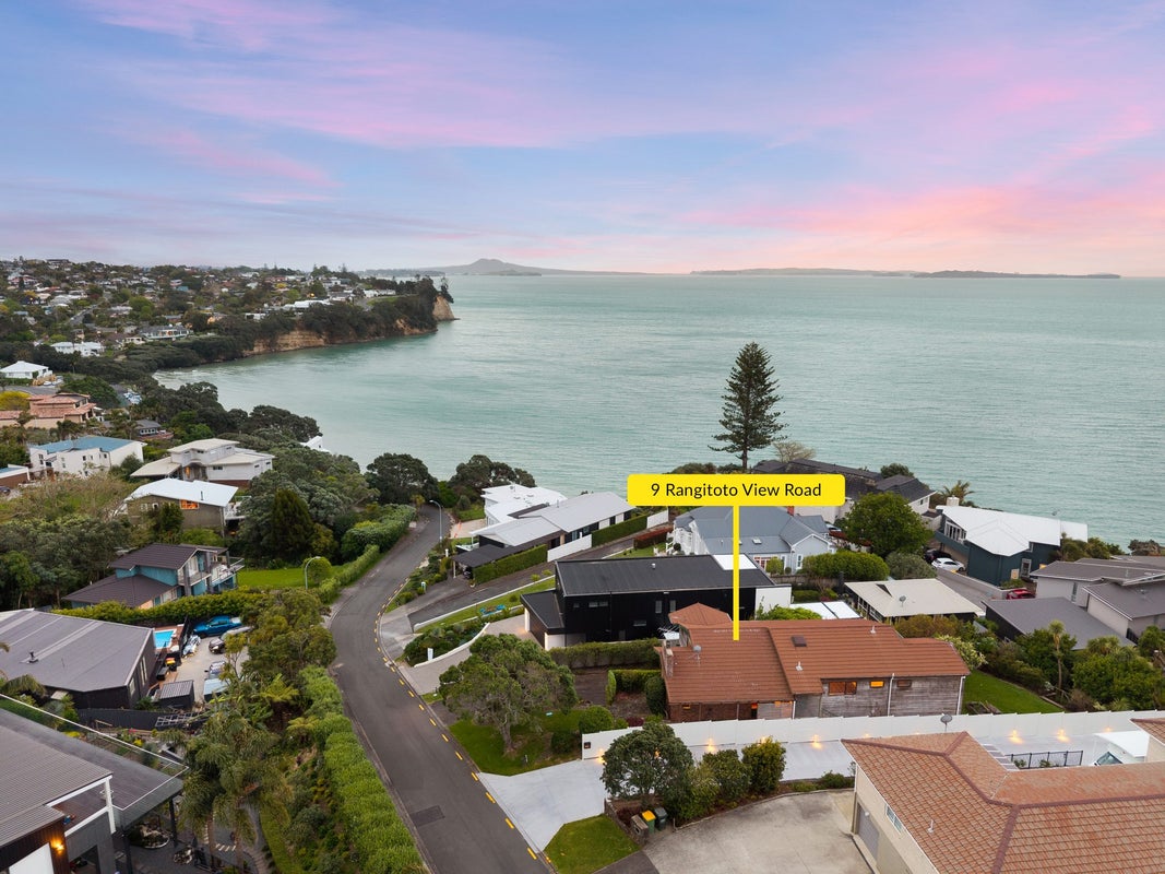 9 Rangitoto View Road, Cockle Bay, Auckland - Carousel 2