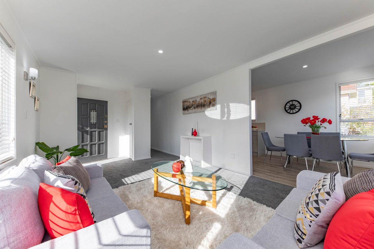 30 Leo Street, Glen Eden, Auckland - Carousel 2