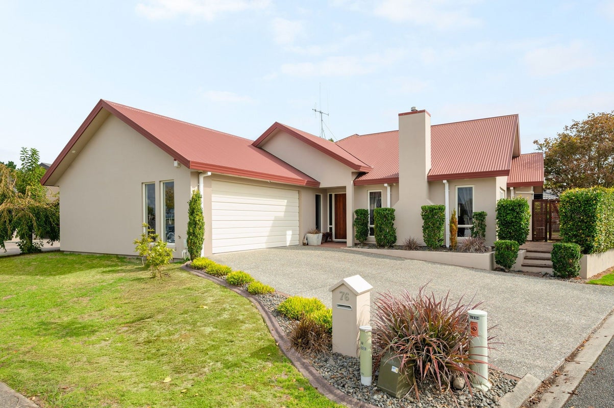 76 Ossie James Drive, Rukuhia, Hamilton - Carousel 1