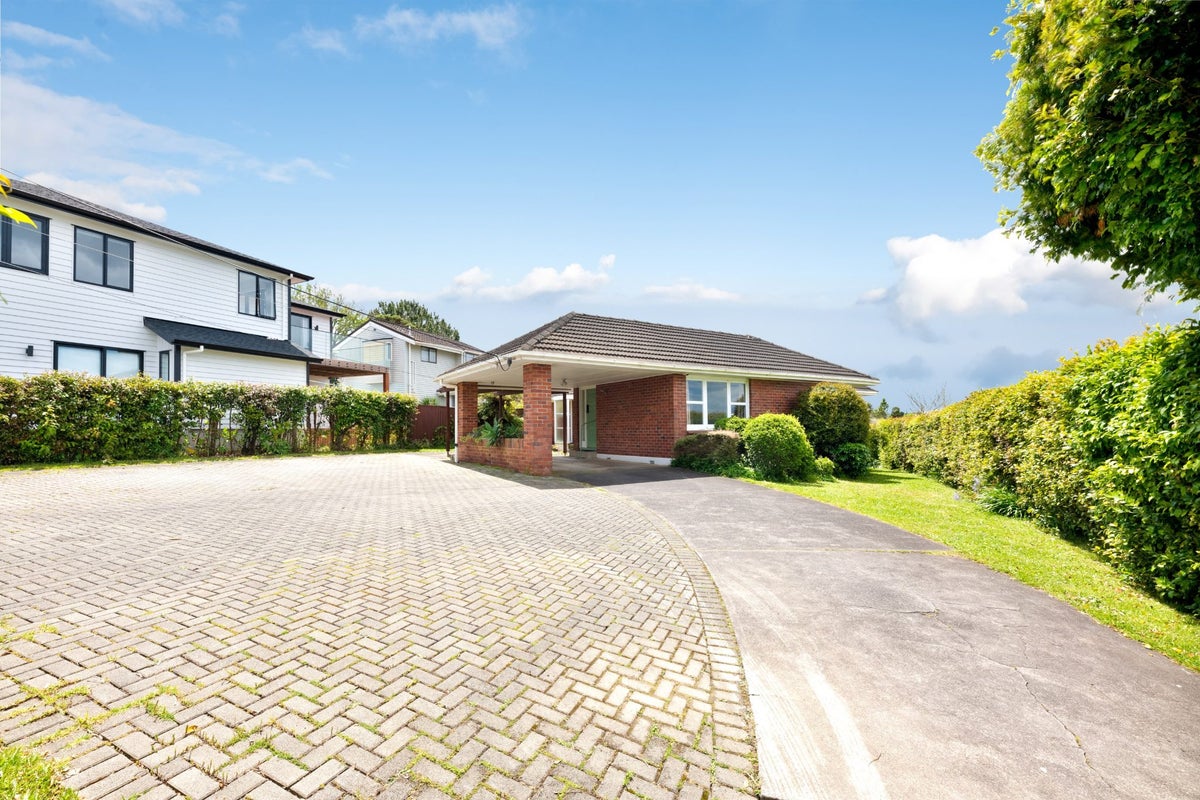 437 East Coast Road, Mairangi Bay, Auckland - Carousel 1