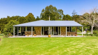382 Tara Road, Kaiwaka - Carousel 1
