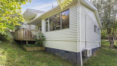 5B Orleans Street, Ngaio, Wellington - Carousel 1