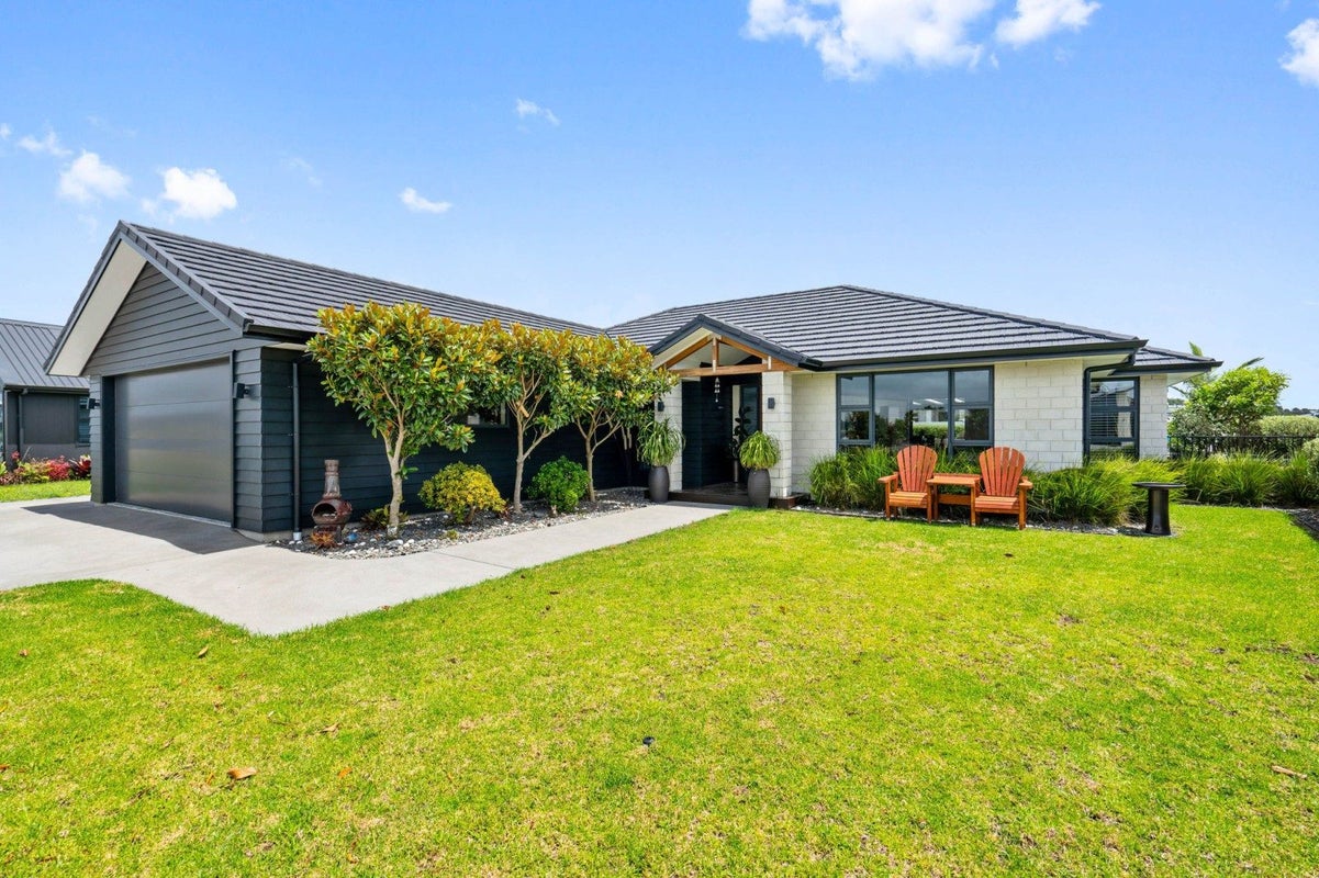 32 Waitemata Drive, One Tree Point - Carousel 1