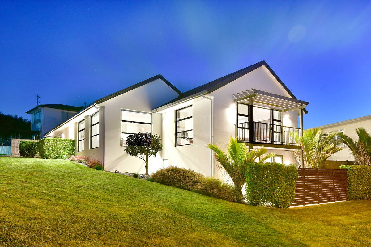 20 Botanical Drive, Silverdale, Silverdale - Carousel 1