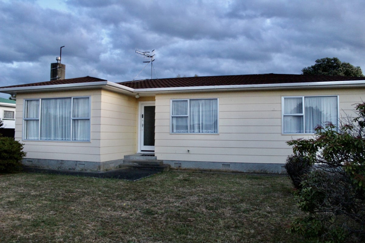 59 Strathmore Avenue, Levin, Levin - Carousel 2