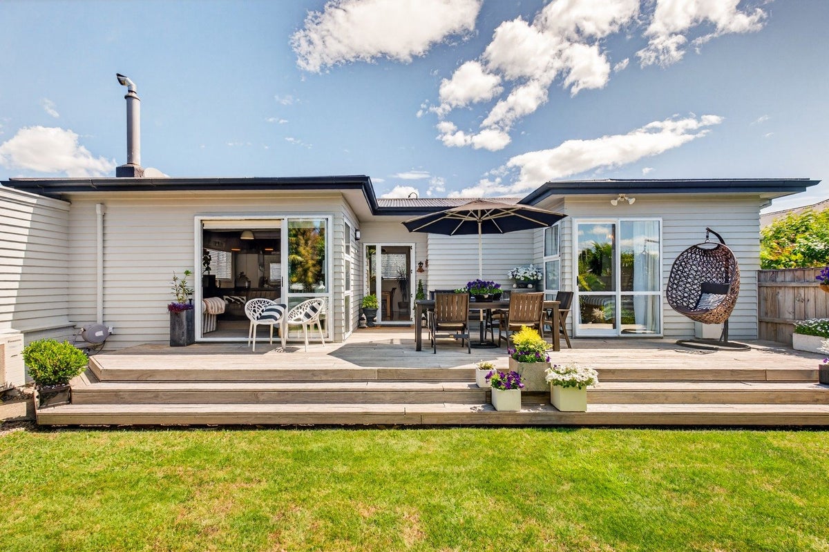 17 Gallipoli Road, Onekawa, Napier - Carousel 1