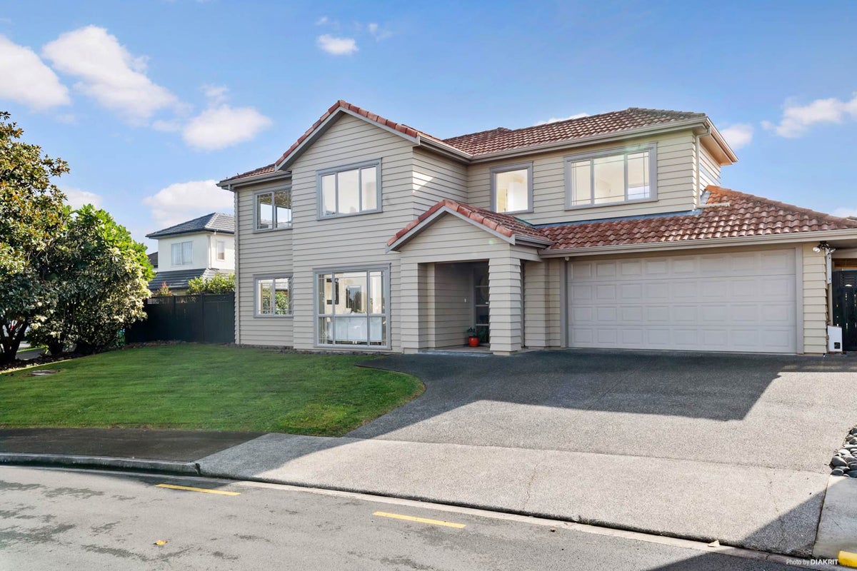 10 Belsera Court, Northpark, Auckland - Carousel 1