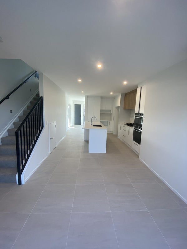 2 Port Way, Rosehill, Papakura - Carousel 2