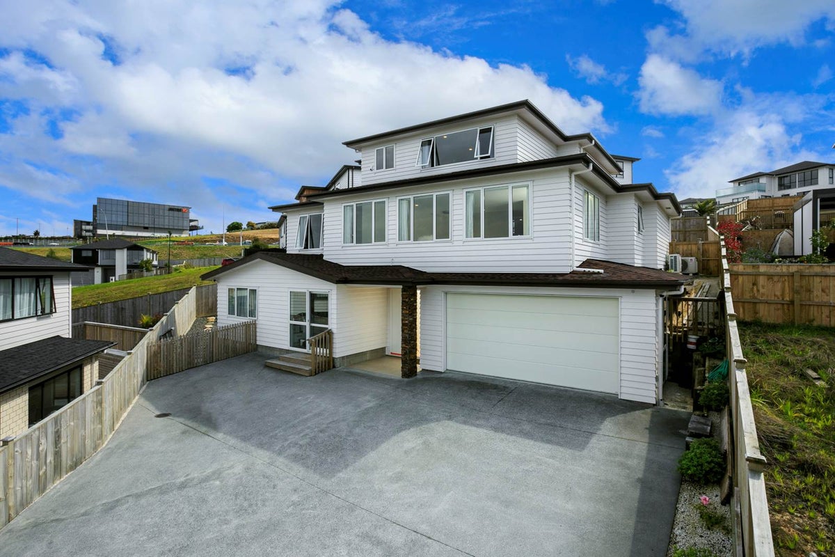 7 Colliston Rise, Pinehill, Auckland - Carousel 1