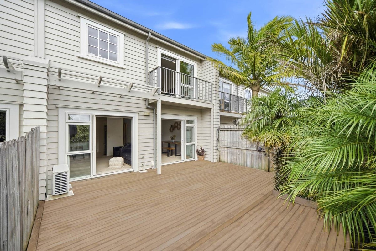 4/78 Fernhill Way, Oteha, Auckland - Carousel 1