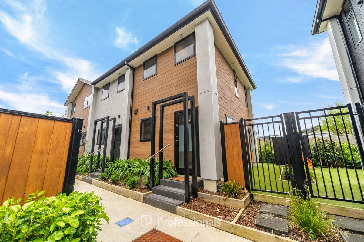 1/12 Rainey Grove, Taita, Lower Hutt - Carousel 1