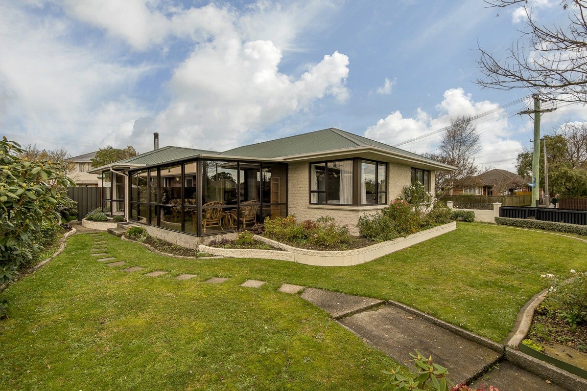 2 Blossomdale Place, Bishopdale, Christchurch - Carousel 2