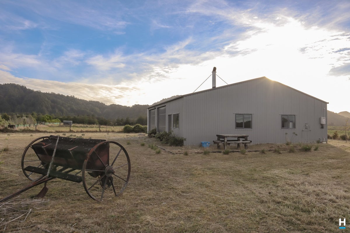 156 Arnold Valley Road, Stillwater, Greymouth - Carousel 2