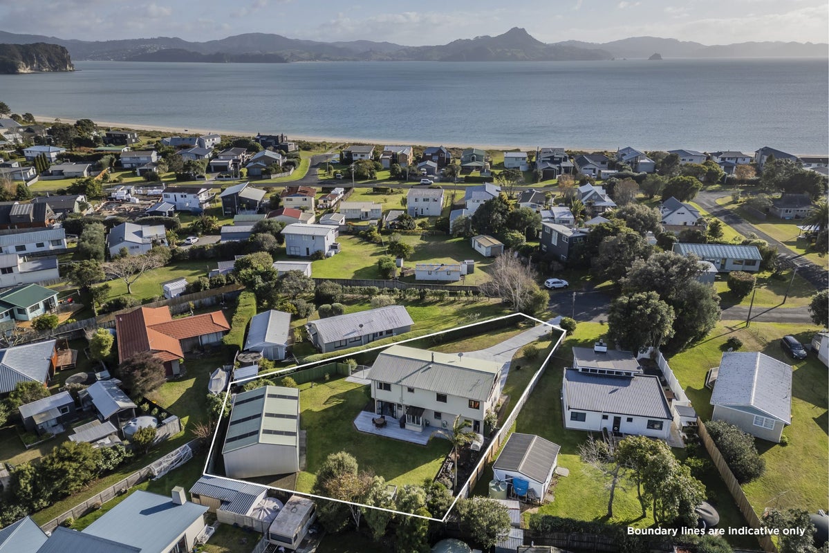 7 Hicks Place, Cooks Beach, Whitianga - Carousel 1