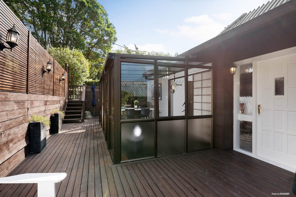 621 East Coast Road, Browns Bay, Auckland - Carousel 2