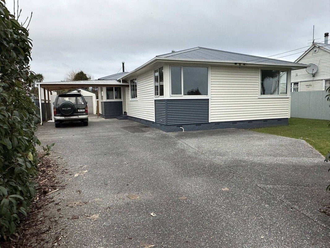 120 Hoffman Street, Hokitika - Carousel 1
