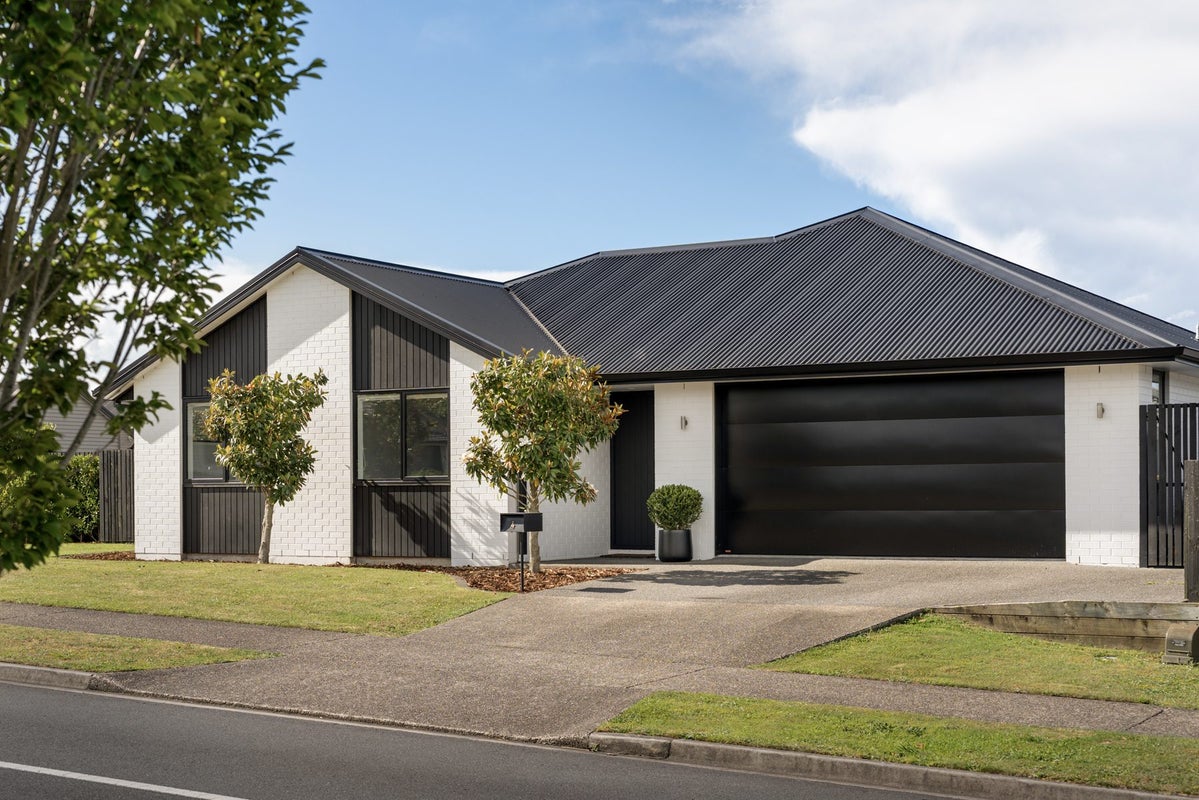 4 Blacklock Road, Pyes Pa, Tauranga - Carousel 1