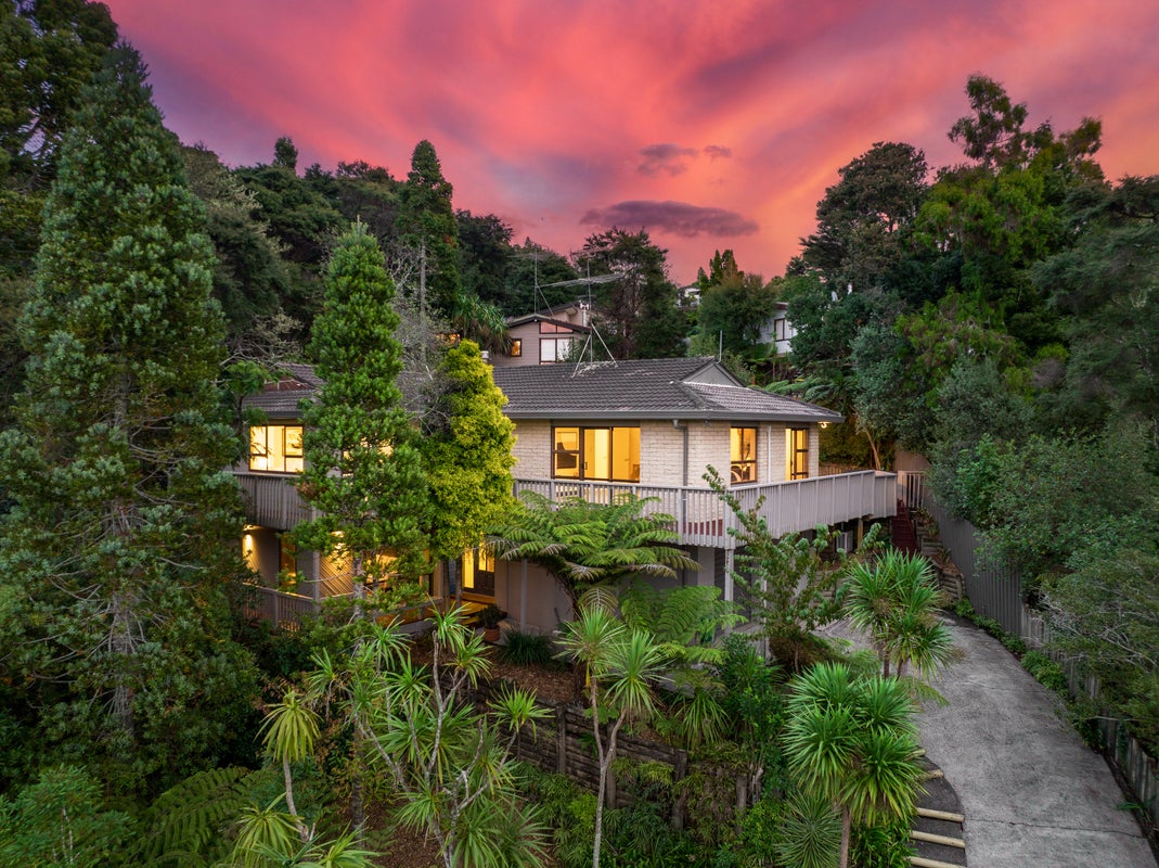 25 Wirihana Road, Titirangi, Auckland - Carousel 1