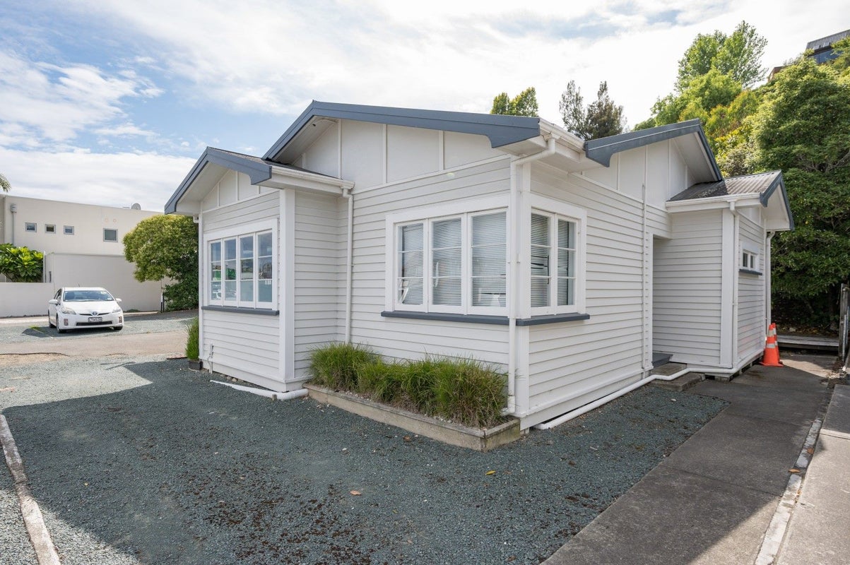 75 Tahunanui Drive, Tahunanui, Nelson - Carousel 1