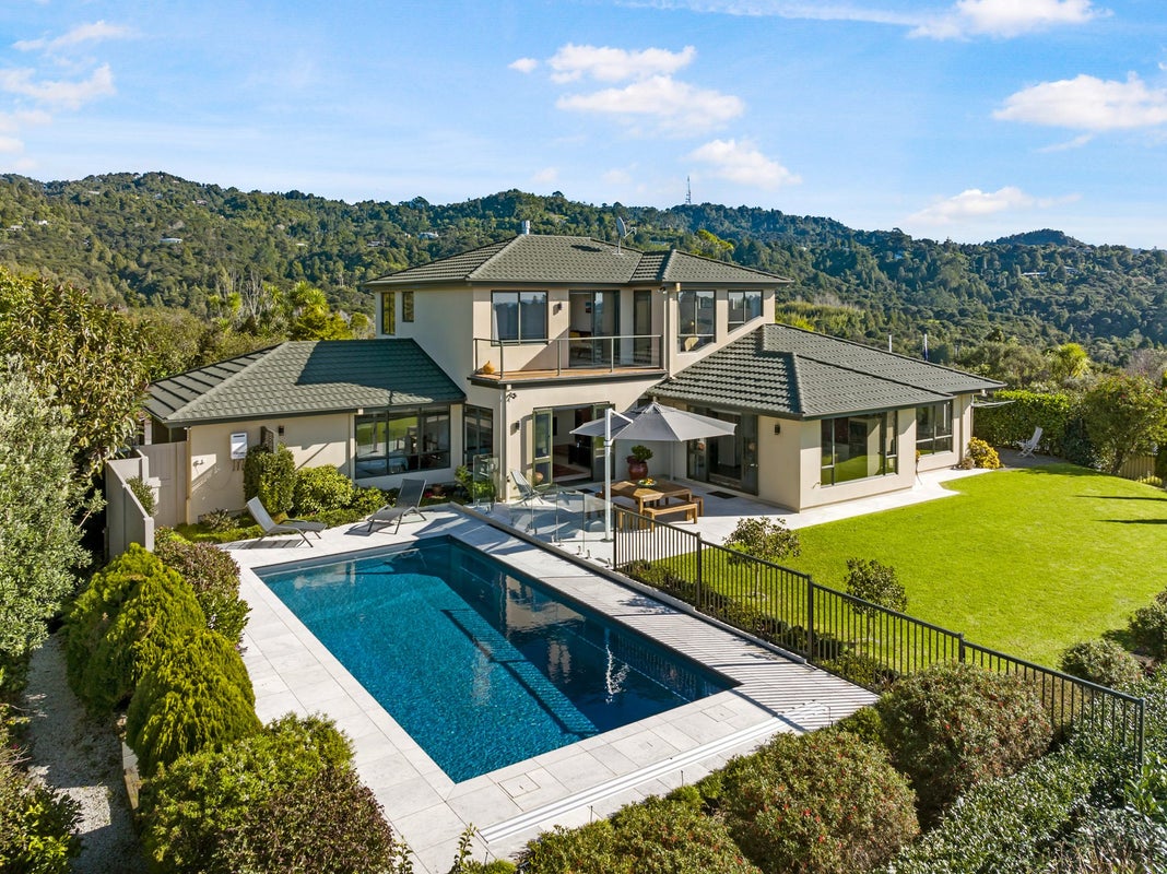 1 Bendalls Lane, Oratia, Auckland - Carousel 1