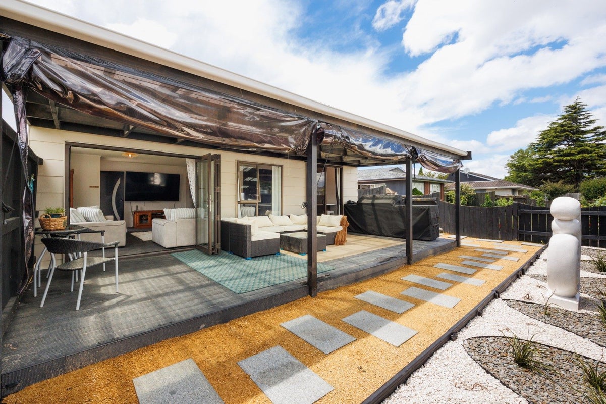 9 Denver Place, Milson, Palmerston North - Carousel 2