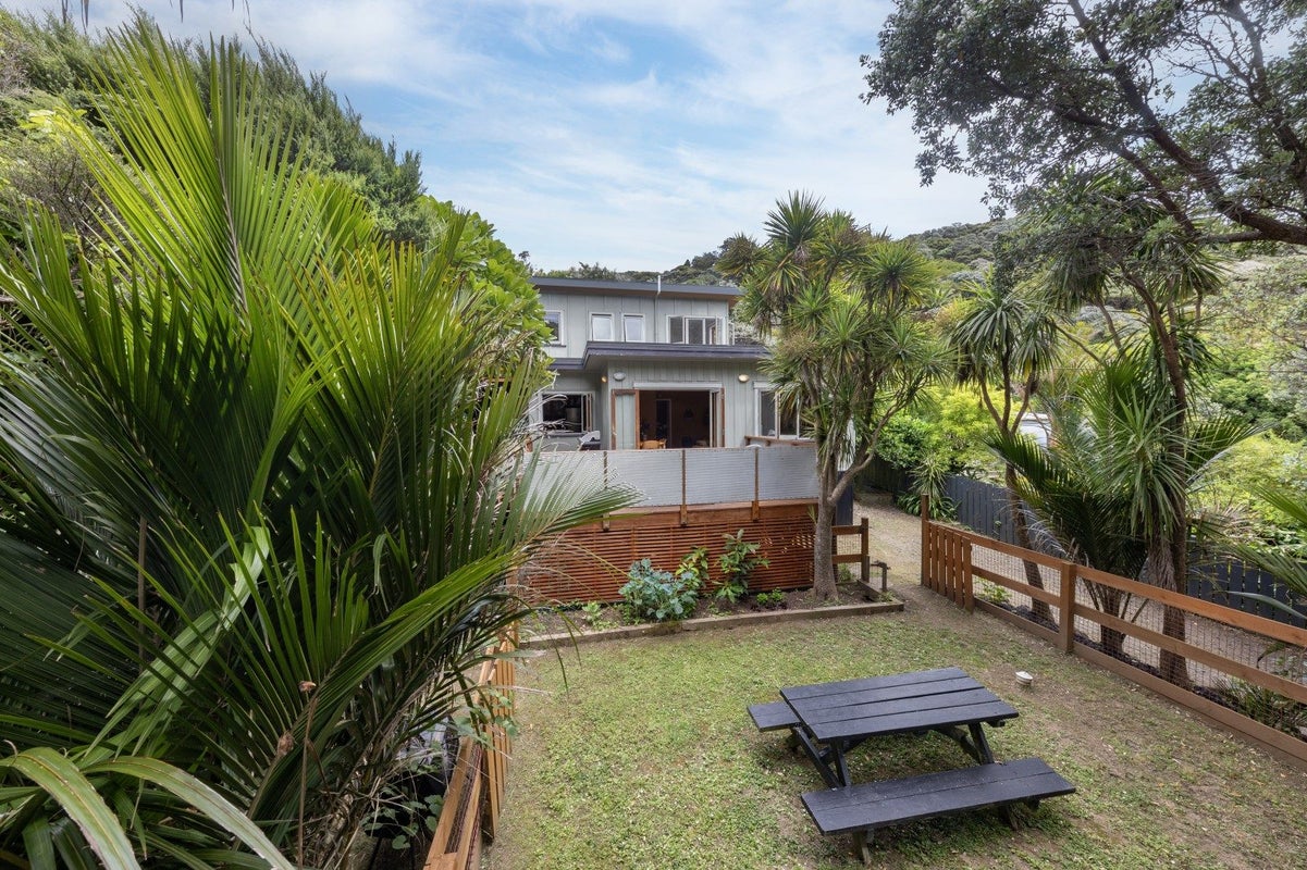 33 Glenesk Road, New Lynn - Carousel 1