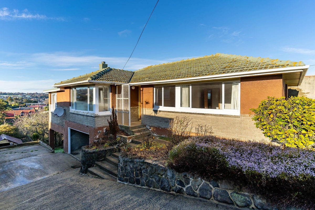 17 Glendevon Place, Vauxhall, Dunedin - Carousel 1