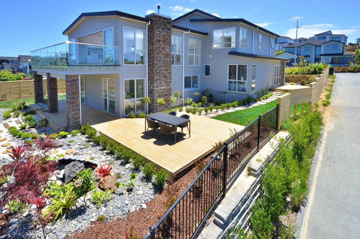 11 Bearing Parade, Long Bay, Auckland - Carousel 2