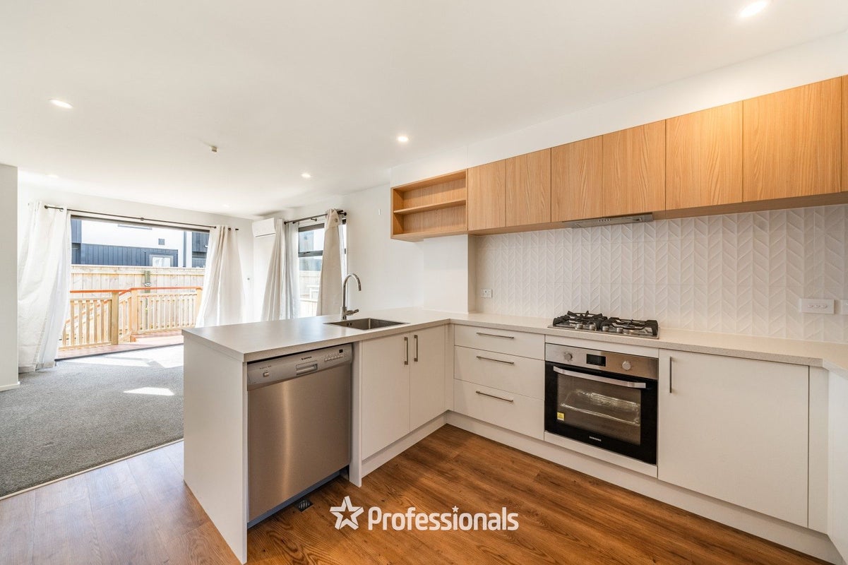 6/26 Fitzherbert Road, Wainuiomata, Lower Hutt - Carousel 2