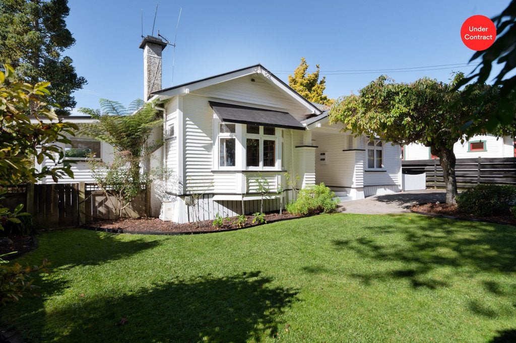 16 Parr Street, Frankton, Hamilton - Carousel 1