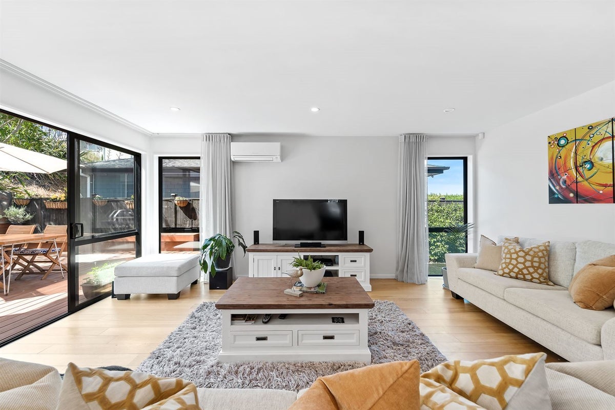 37 Remuremu Street, Long Bay, Auckland - Carousel 2