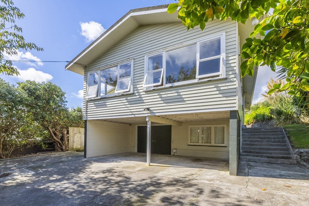 16 Hillcrest Road, Raumati South, Paraparaumu - Carousel 1