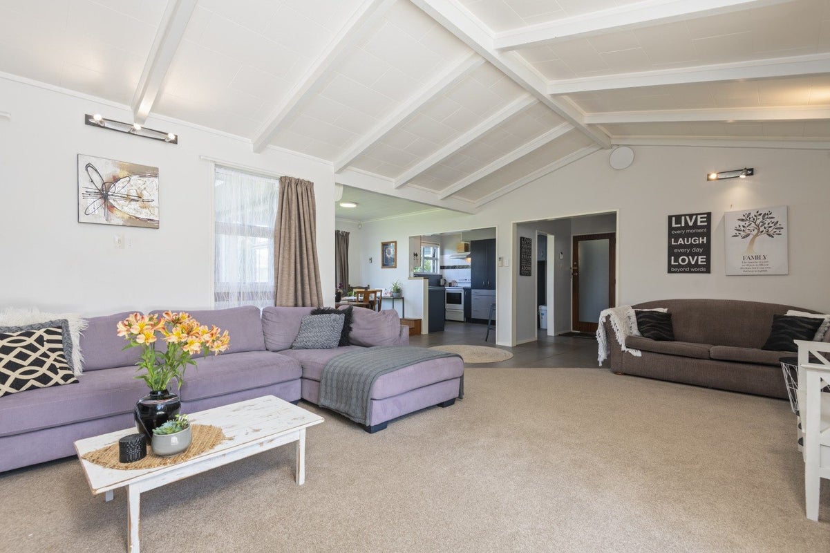 31 Somerset Crescent, Highbury, Palmerston North - Carousel 2