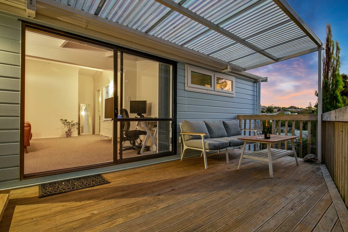 107A Brian Crescent, Stanmore Bay, Auckland  - Carousel 2