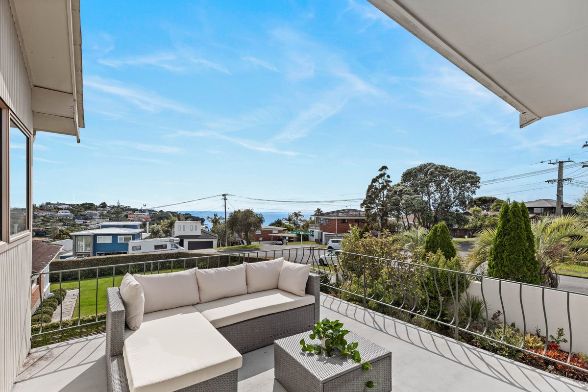 18 Folkestone Street, Murrays Bay, North Shore City, Auckland - Carousel 2