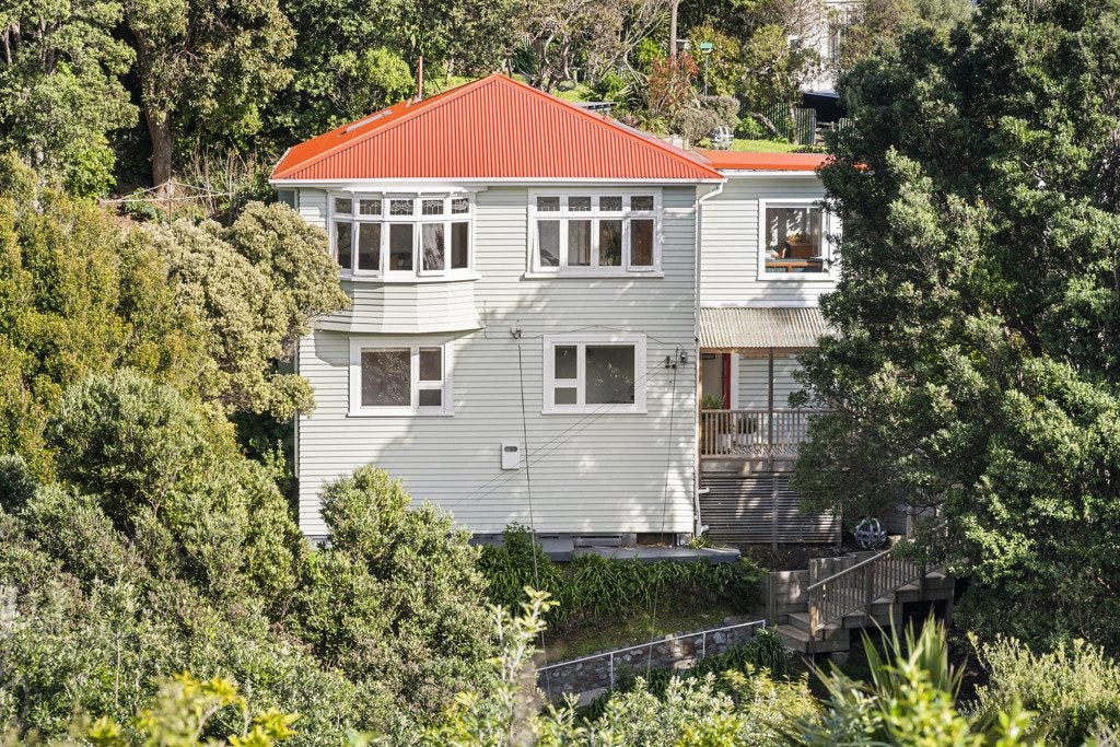 12 Liffey Crescent, Island Bay, Wellington - Carousel 2