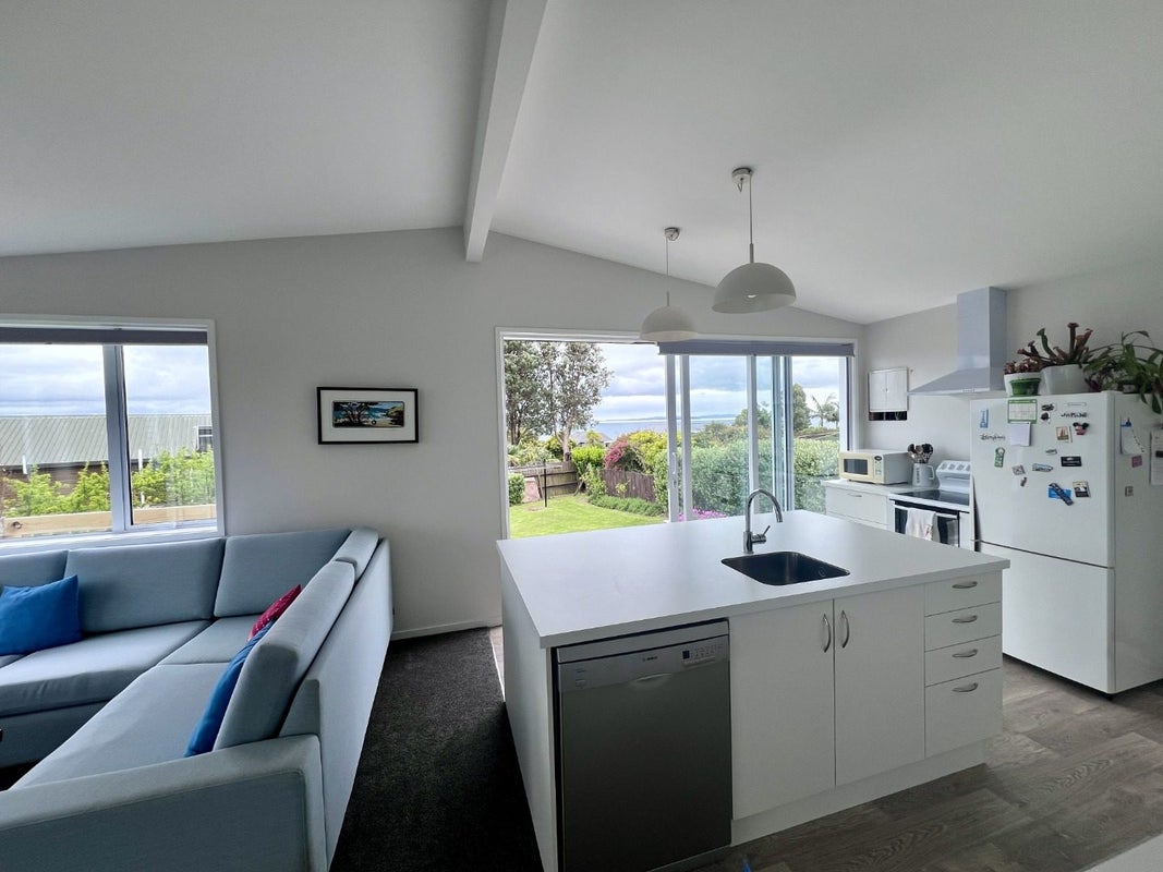 70 Vipond Road, Stanmore Bay, Whangaparaoa - Carousel 2