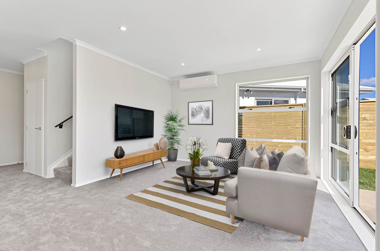 7 Vincent Mcgrath Crescent, Swanson, Auckland - Carousel 1