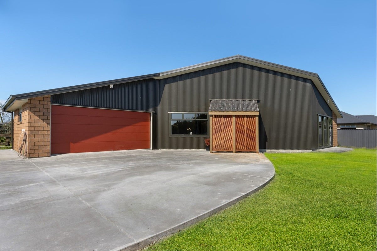 98 Bledisloe Road, Maraenui, Napier - Carousel 1