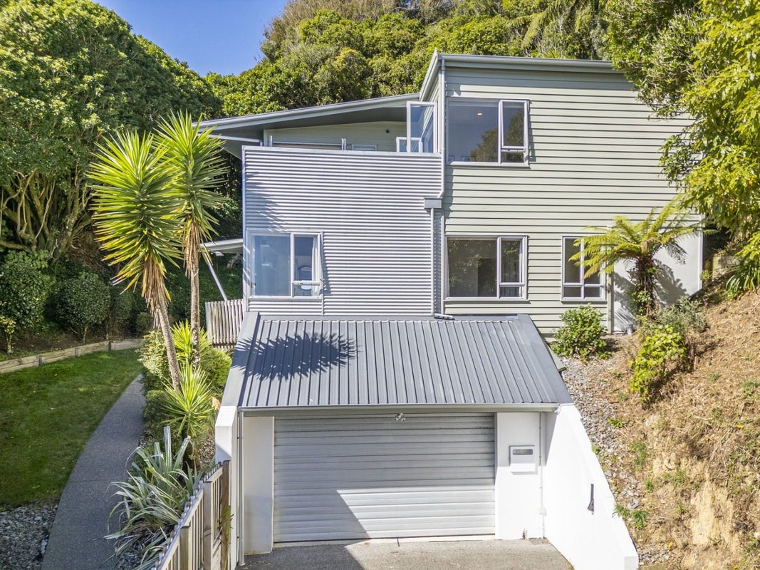 18B Pimble Avenue, Karori, Wellington - Carousel 1