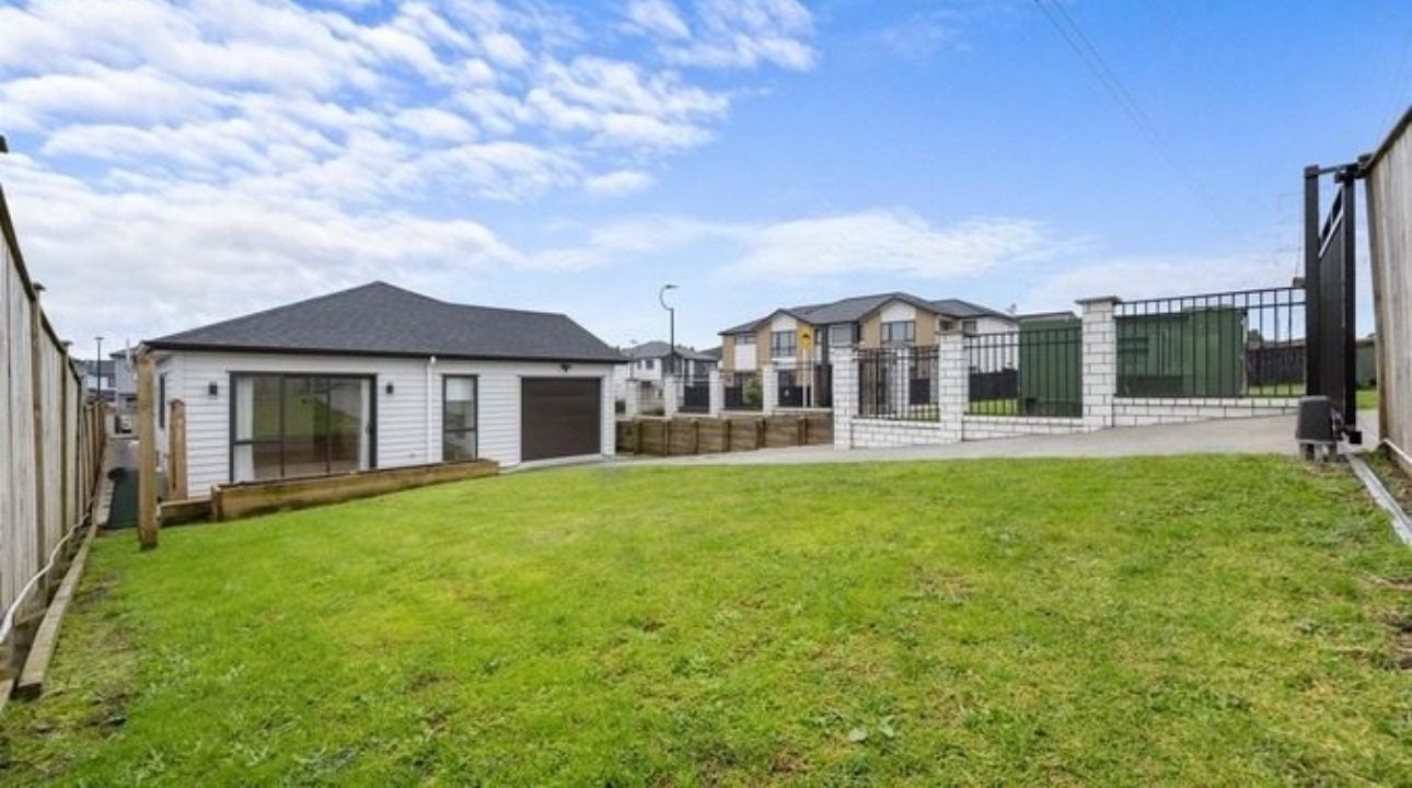57 Drumbuoy Drive, Flat Bush, Auckland - Carousel 2