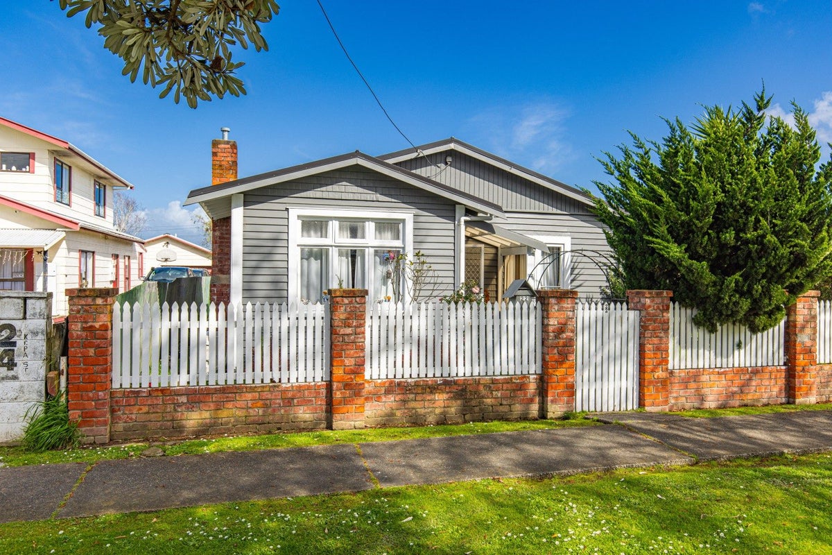 22 Kepa Street, Whanganui East, Whanganui - Carousel 1