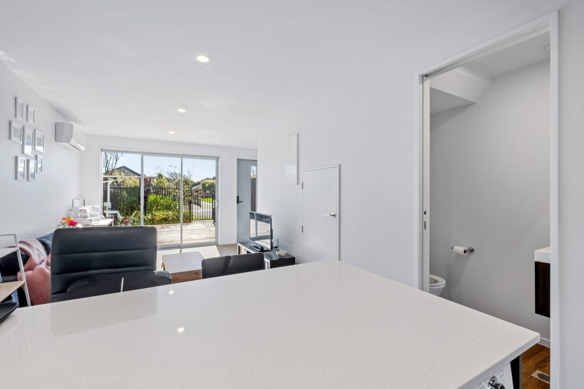 2/96 Cobham Street, Spreydon, Christchurch - Carousel 2