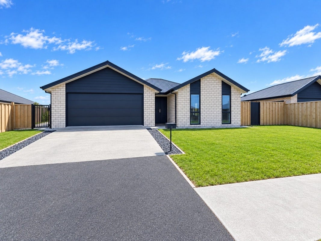 26 Strowan Avenue, Elgin, Ashburton - Carousel 1