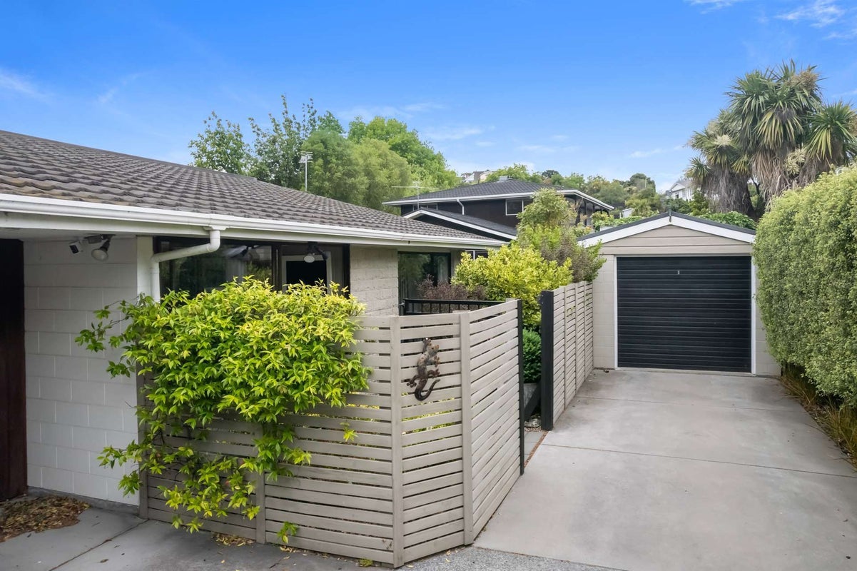 2/5 Woodbridge Road, Cashmere, Christchurch - Carousel 1