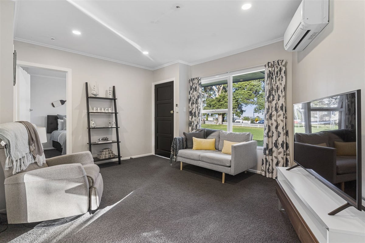 4/110 East Coast Road, Forrest Hill, Auckland - Carousel 2