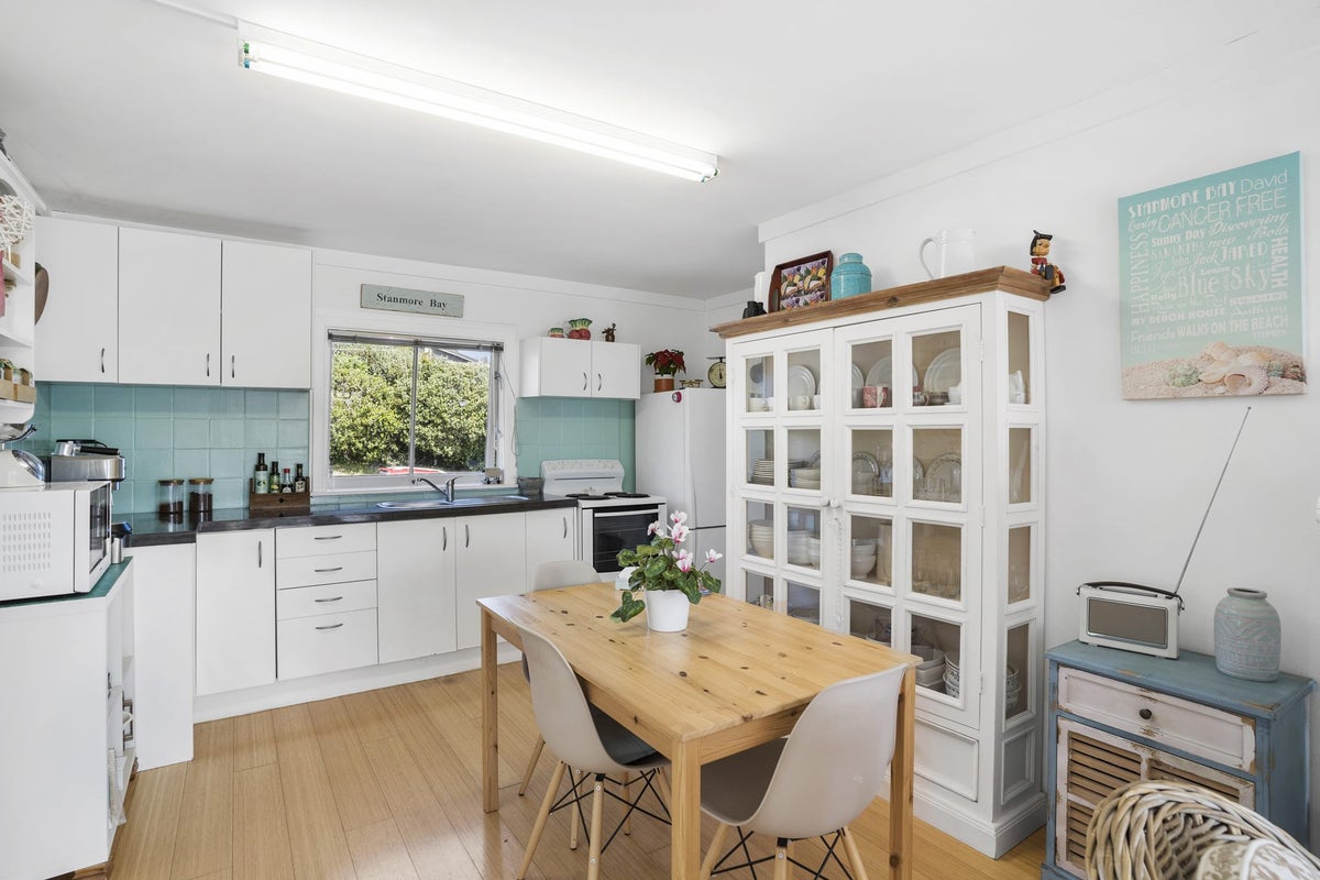 4 Holiday Road, Stanmore Bay, Whangaparaoa - Carousel 2