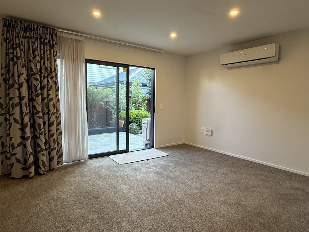 2/64 Packe Street, Edgeware, Christchurch - Carousel 2