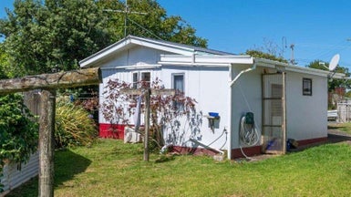 4 James Mcleod Road, Helensville - Carousel 1